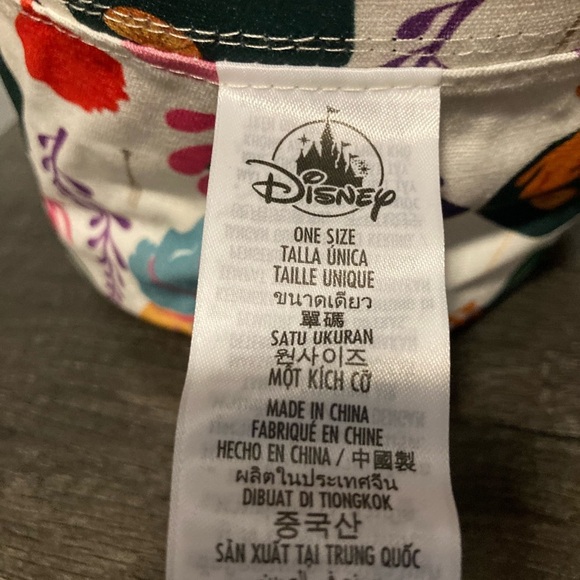 Disneys Little Mermaids ?‍♀️ Reversible Bucket Hat main image 7